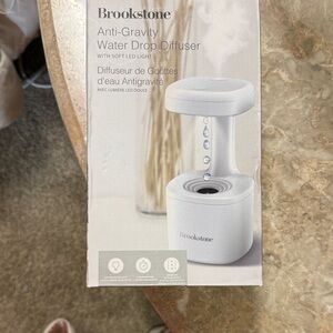 Brookstone White Anti-Gravity Diffuser with LED